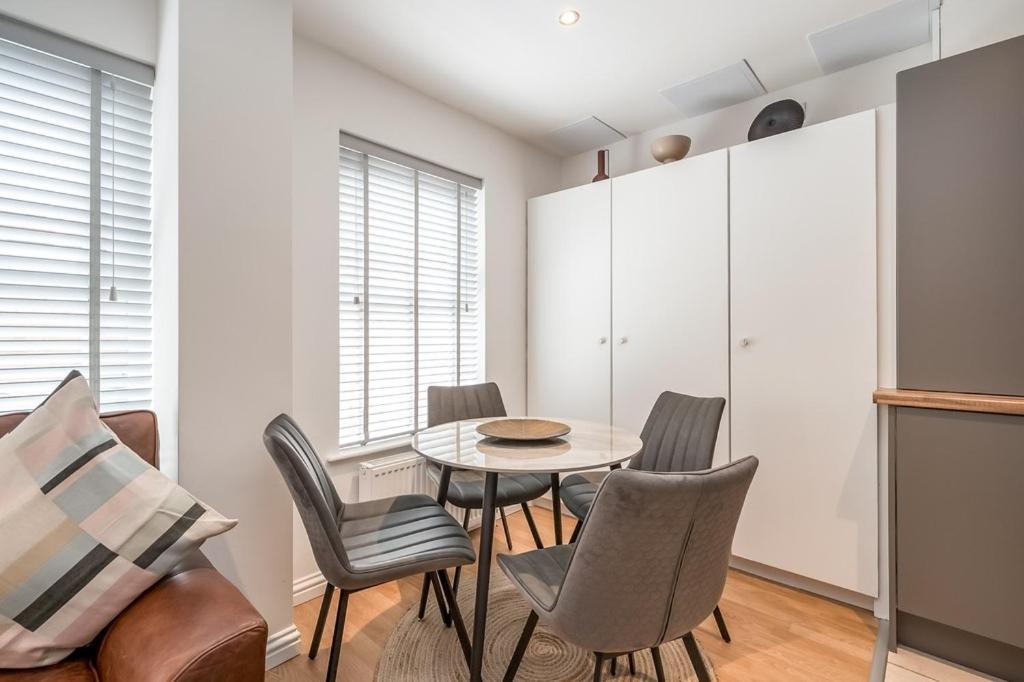 Central Belfast Apartments Chill R&R Bagian luar foto
